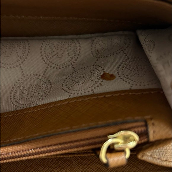 Michael Kors Wallet - Picture 5 of 7